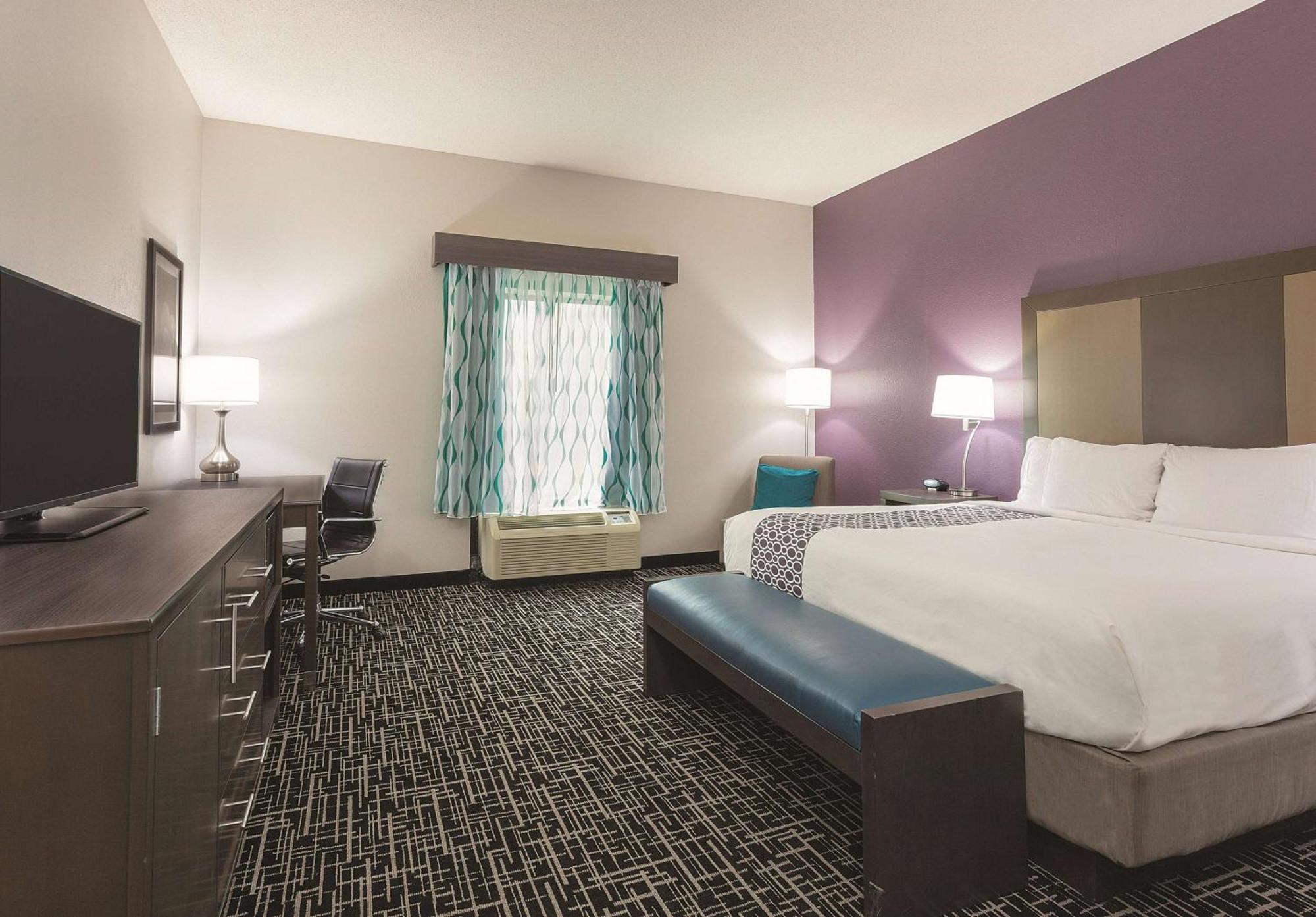 La Quinta Inn & Suites By Wyndham Covington Esterno foto