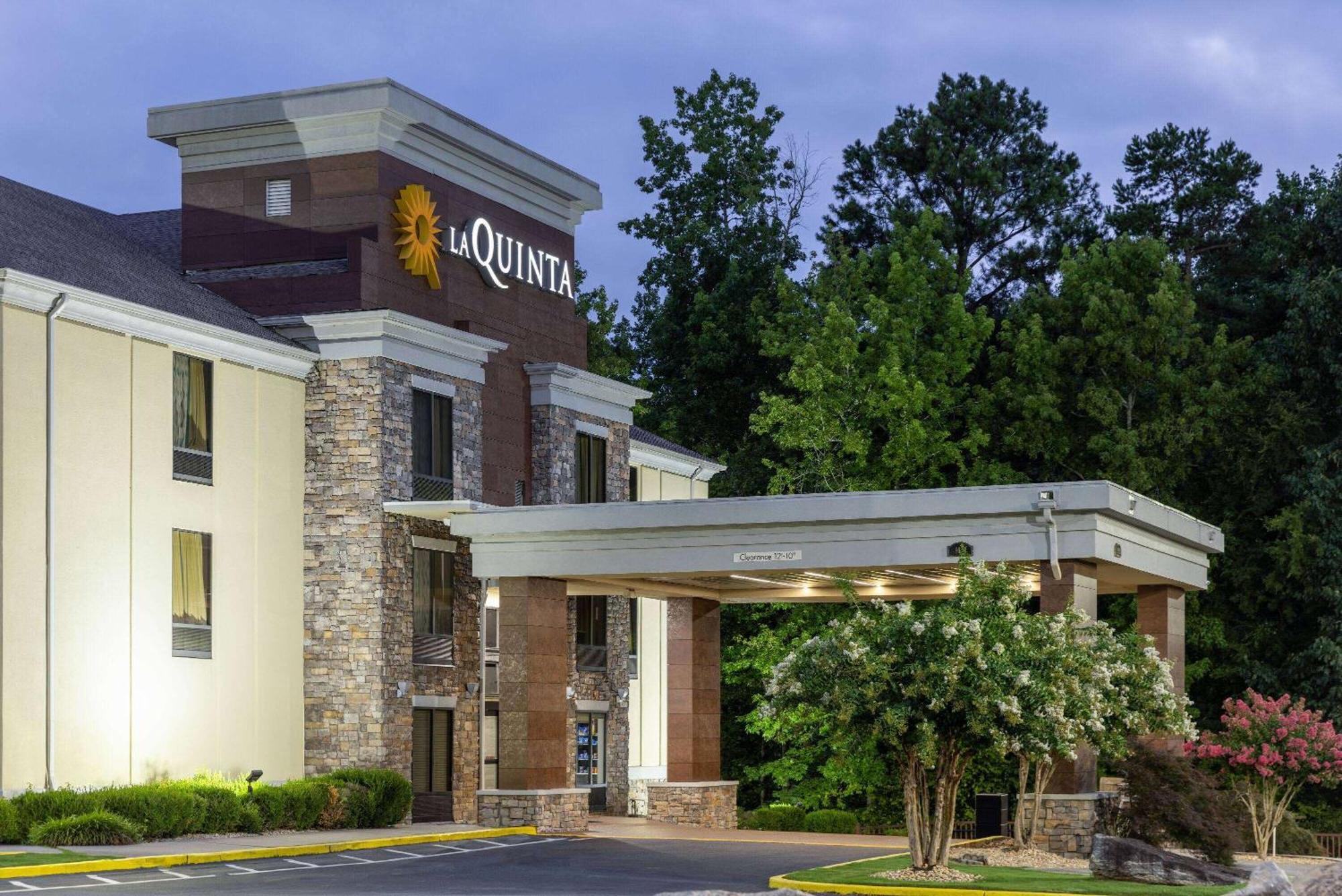 La Quinta Inn & Suites By Wyndham Covington Esterno foto