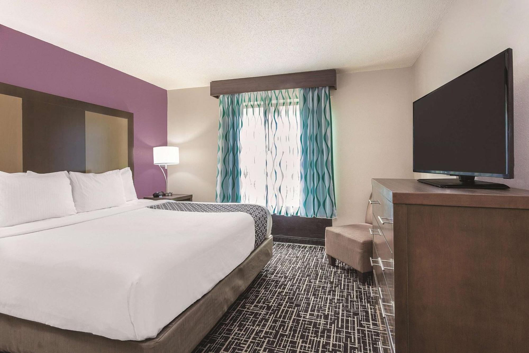 La Quinta Inn & Suites By Wyndham Covington Esterno foto