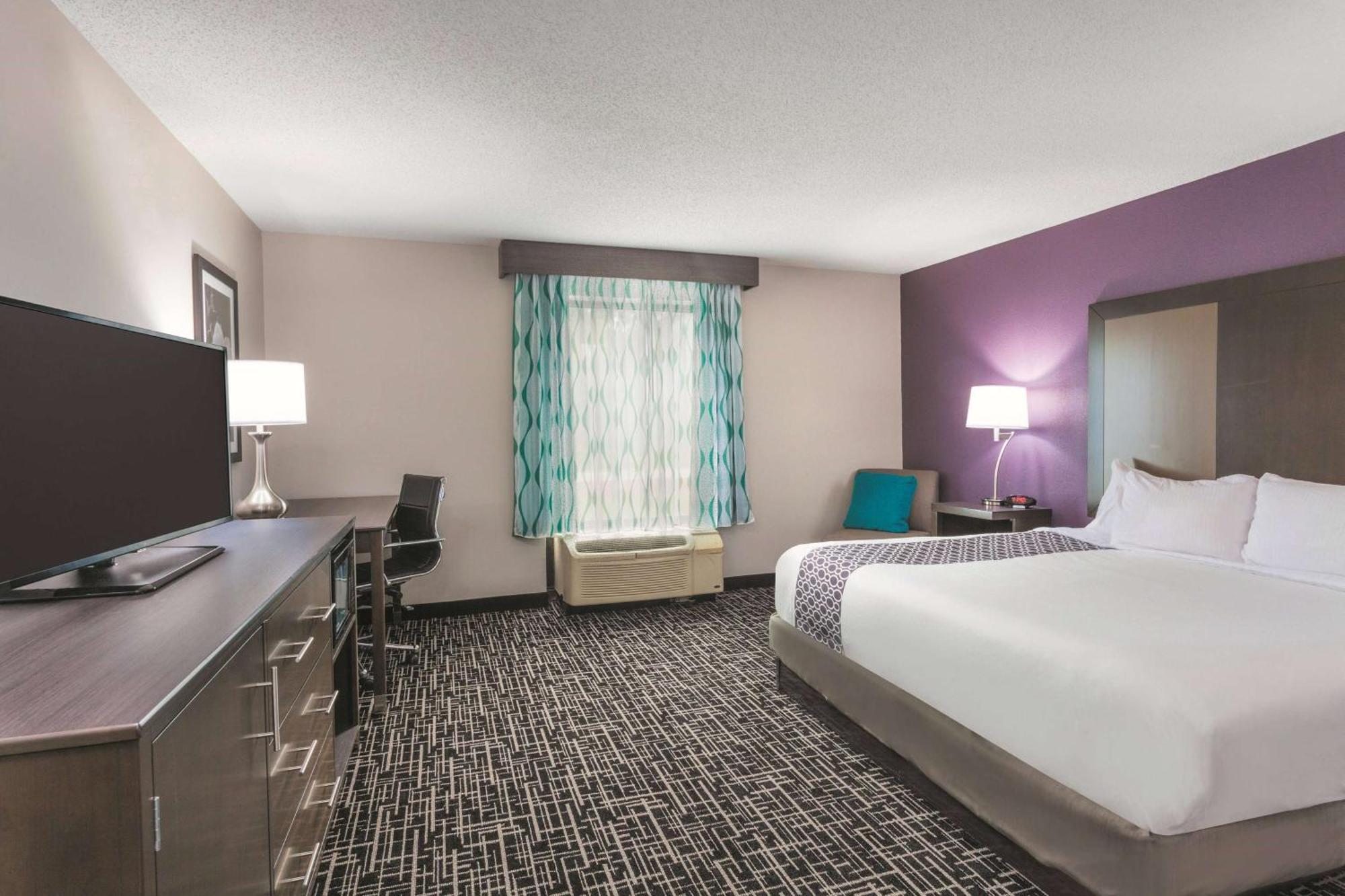 La Quinta Inn & Suites By Wyndham Covington Esterno foto