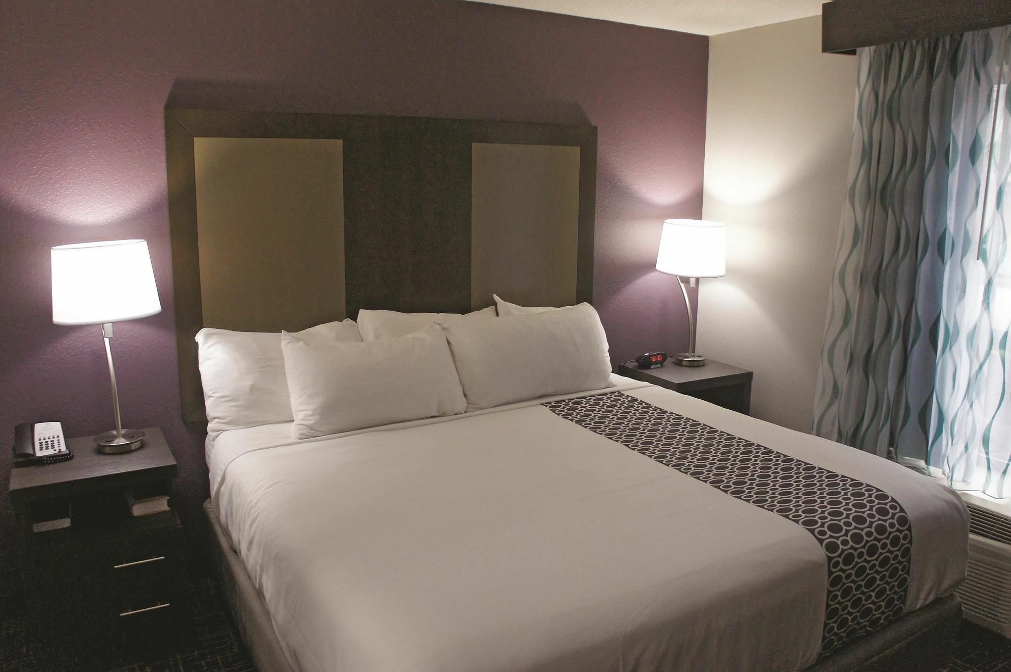 La Quinta Inn & Suites By Wyndham Covington Esterno foto